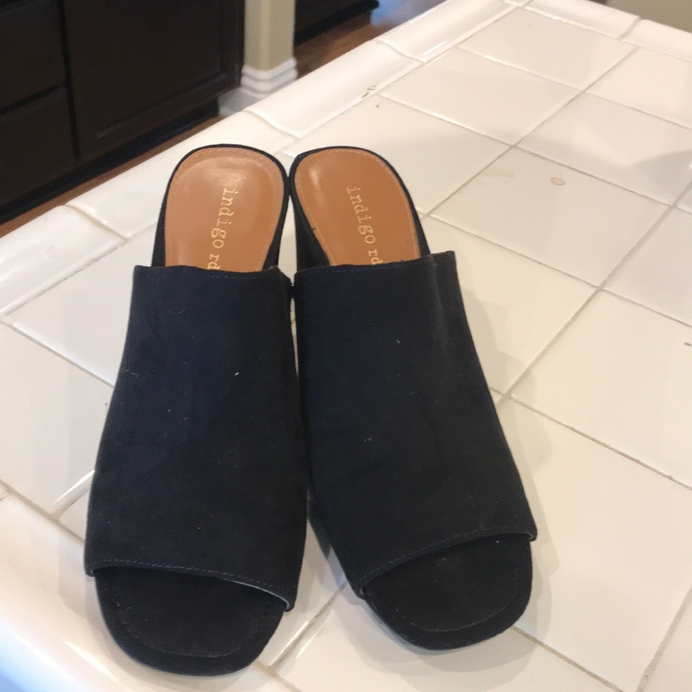 Indigo shoes black slip on size 7 M